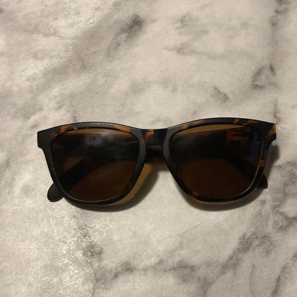 Sunglasses - Picture 4 of 14